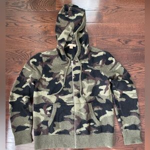 MICHAEL KORS COLLECTION
Camouflage Cashmere Zip-Up Hoodie